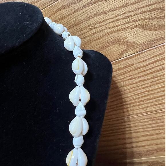 Vintage Lot Puka Cowrie Shell Hawaiian Aloha Necklaces 4 Piece Aloha Surf Boho - Picture 3 of 15